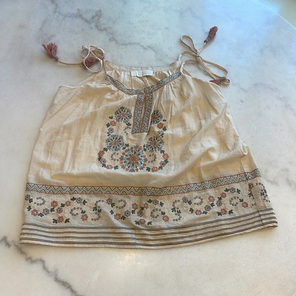 NWOT LOVE SAM BEIGE COTTON EMBROIDERED STRAP TIE TASSEL TOP. M - Picture 5 of 8